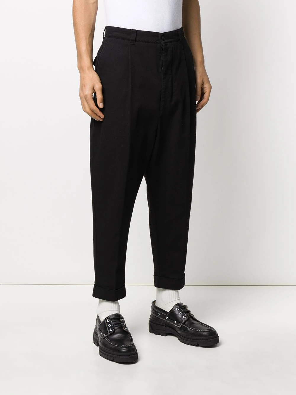 AMI Paris Pantalon fuselé crop Prix Avantageux pantalons courts homme 3 AMI Paris pantalon fuselé crop