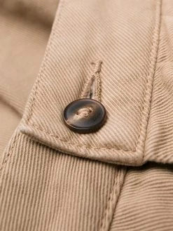 AMI Paris short chino à ourlet retroussé