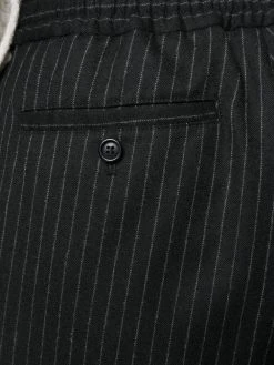 AMI Paris 50% Off De Vente Pantalon de jogging crop à fines rayures pantalons courts homme 11 AMI Paris pantalon de jogging crop à fines rayures