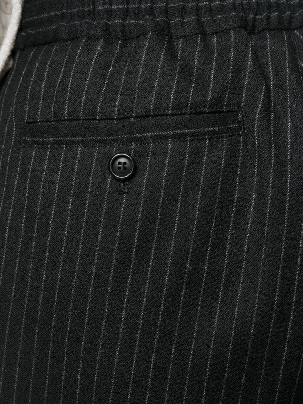 AMI Paris 50% Off De Vente Pantalon de jogging crop à fines rayures pantalons courts homme 5 AMI Paris pantalon de jogging crop à fines rayures