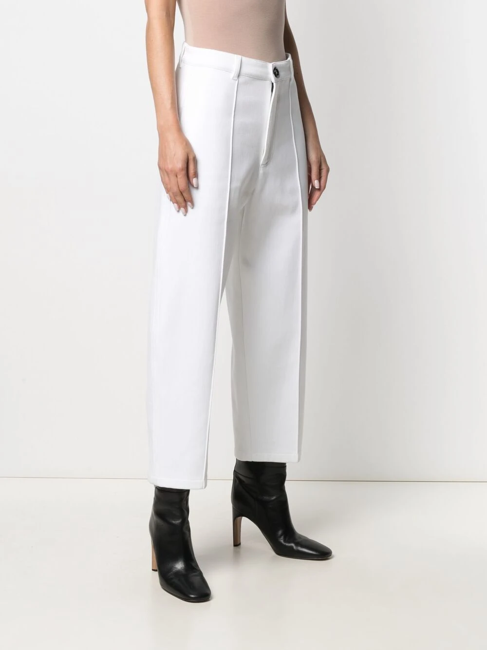 AMI Paris Prix Accessible Pantalon court ample pantalons raccourcis femme 3 AMI Paris pantalon court ample