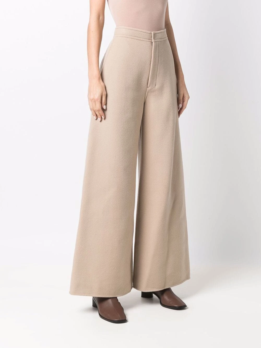 AMI Paris En promotion Pantalon de costume à coupe ample pantalons évasés femme 3 AMI Paris pantalon de costume à coupe ample