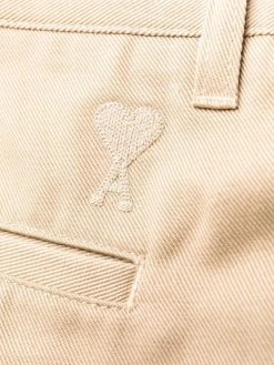 AMI Paris pantalon chino Ami de Cœur à patch logo